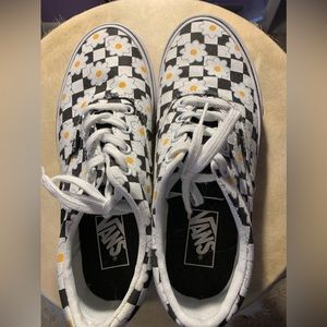VANS sneakers Women’s 8.5 NWOT